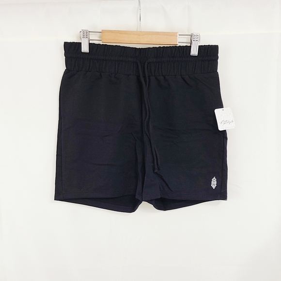 Free People Sunny Athleisure 2-pc. set Crop top and shorts black NEW - Picture 5 of 8